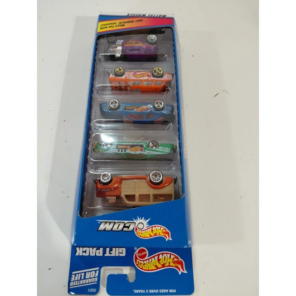NIP Hot Wheels.com 1:64 Die Cast Gift Pack (Woodie Chevy Nomad Impala Hot Rod)